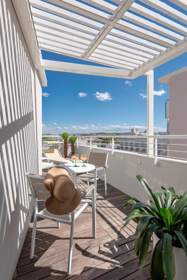 Hotel Commodore Riccione Exteriör bild