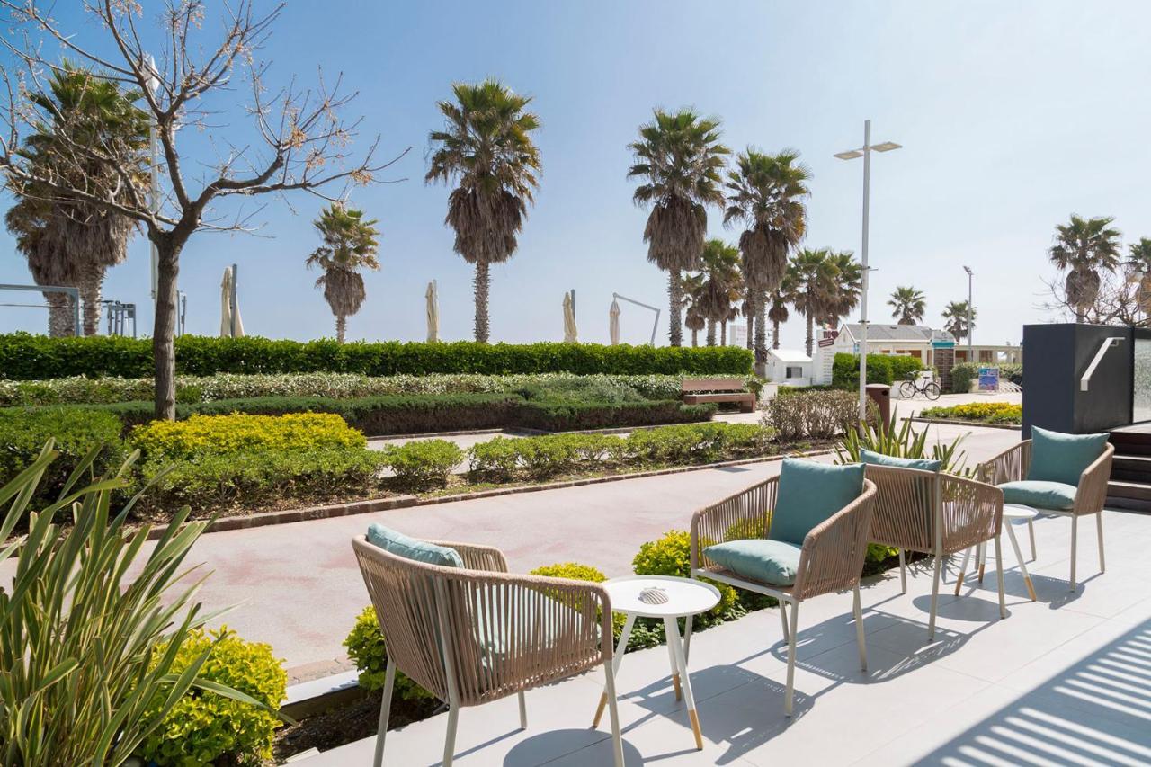 Hotel Commodore Riccione Exteriör bild