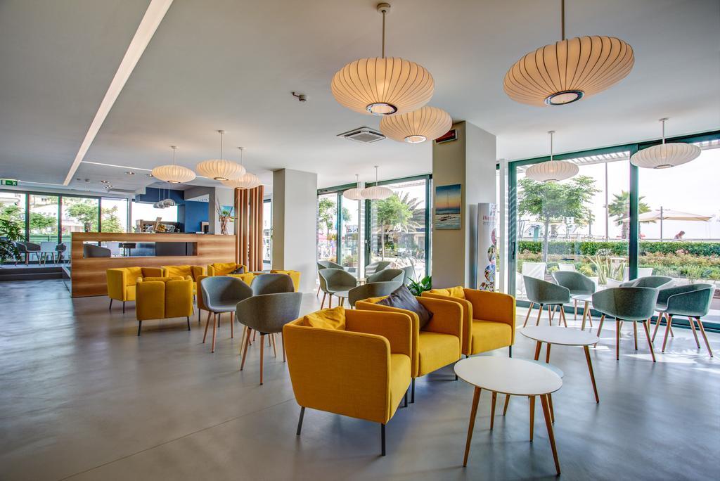 Hotel Commodore Riccione Exteriör bild