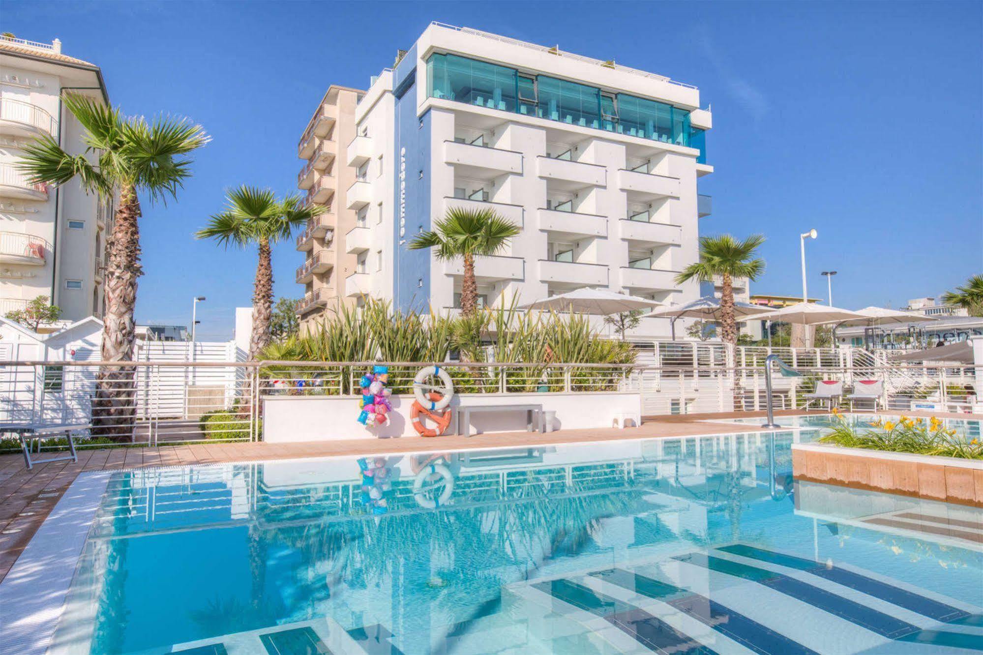 Hotel Commodore Riccione Exteriör bild