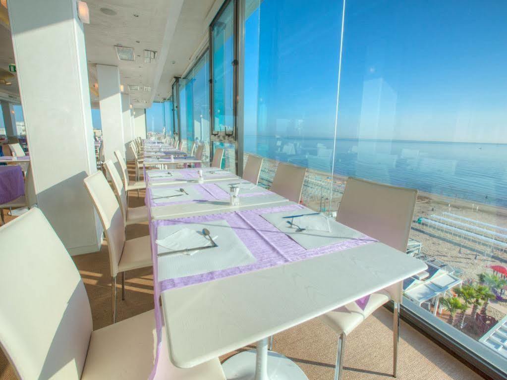 Hotel Commodore Riccione Exteriör bild