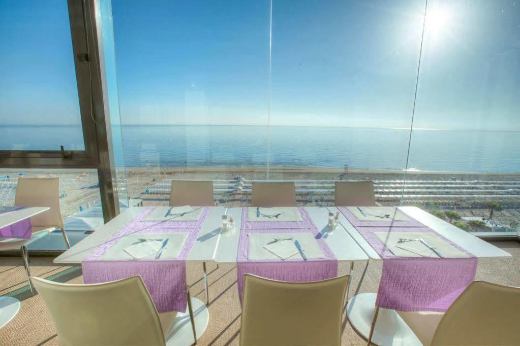 Hotel Commodore Riccione Exteriör bild